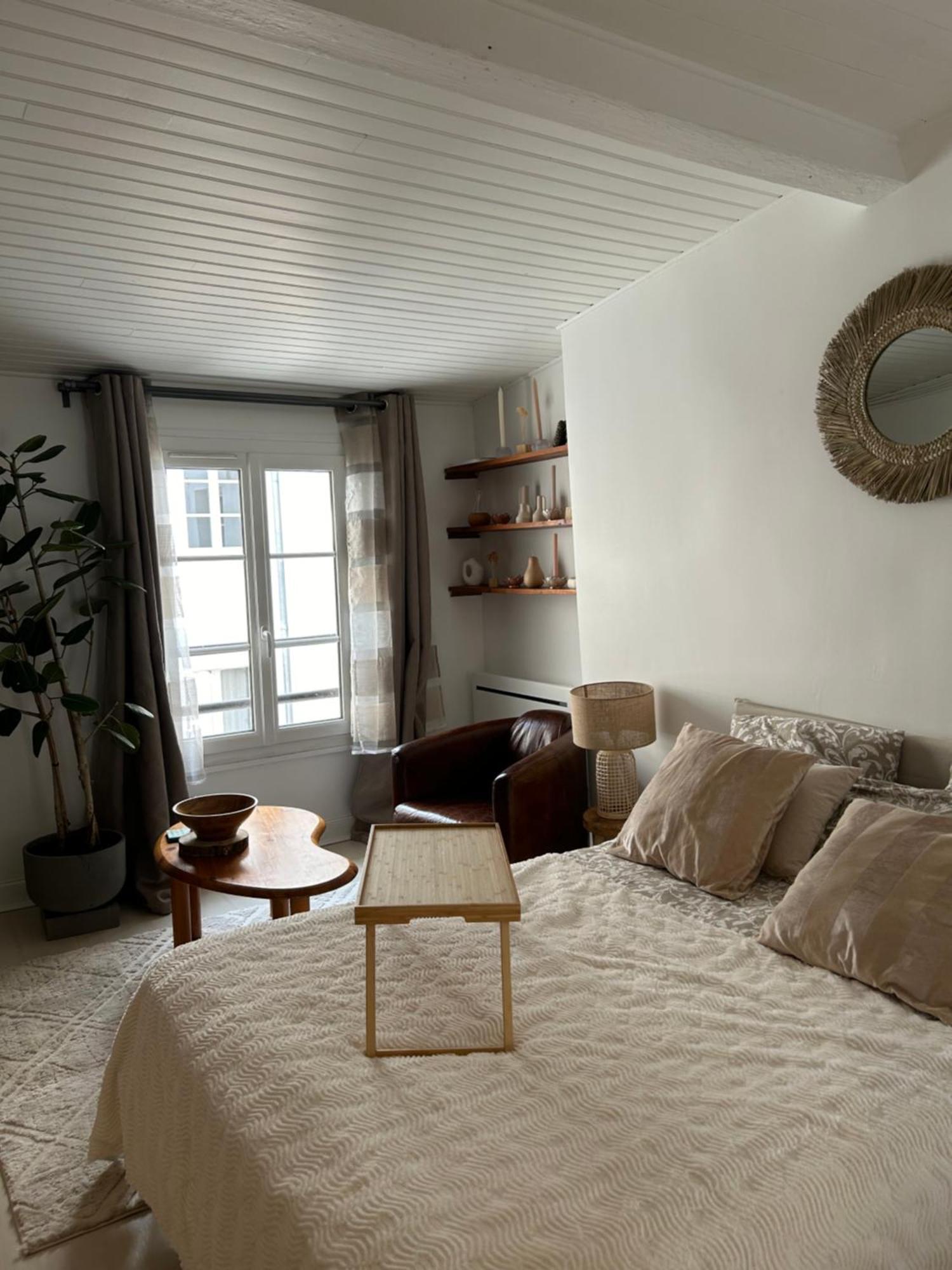 Grand Studio Entierement Renove Au Coeur De Paris Apartment Exterior photo